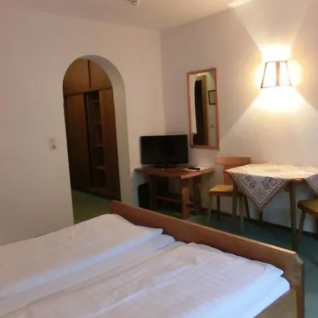 Apartment Gaestehaus Hollerer *